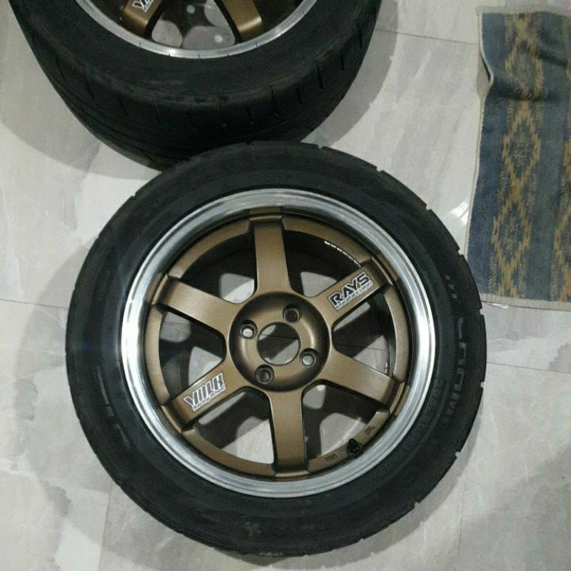 te37 bronze lips polish