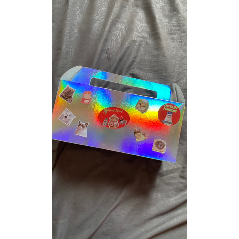 

BOX HOLOGRAM ATAU KOTAK HOLOGRAM UNTUK HAMPERS