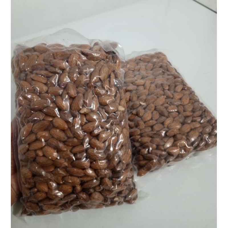 

Roasted Almond Whole / Almond Panggang 1 kg rasa tawar