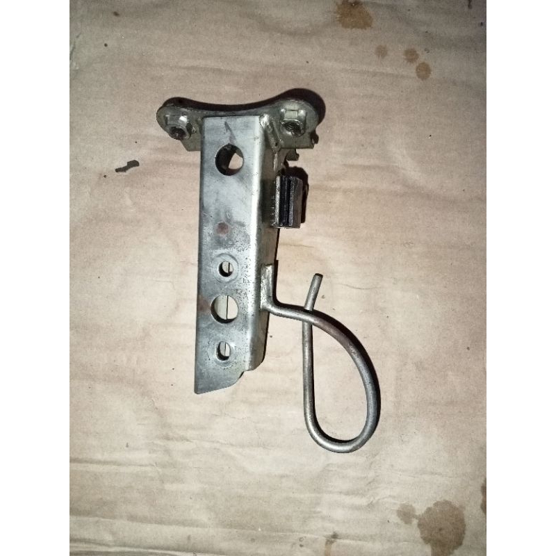 PLAT BREKET FINO KARBURATOR KODE 1 Ub original