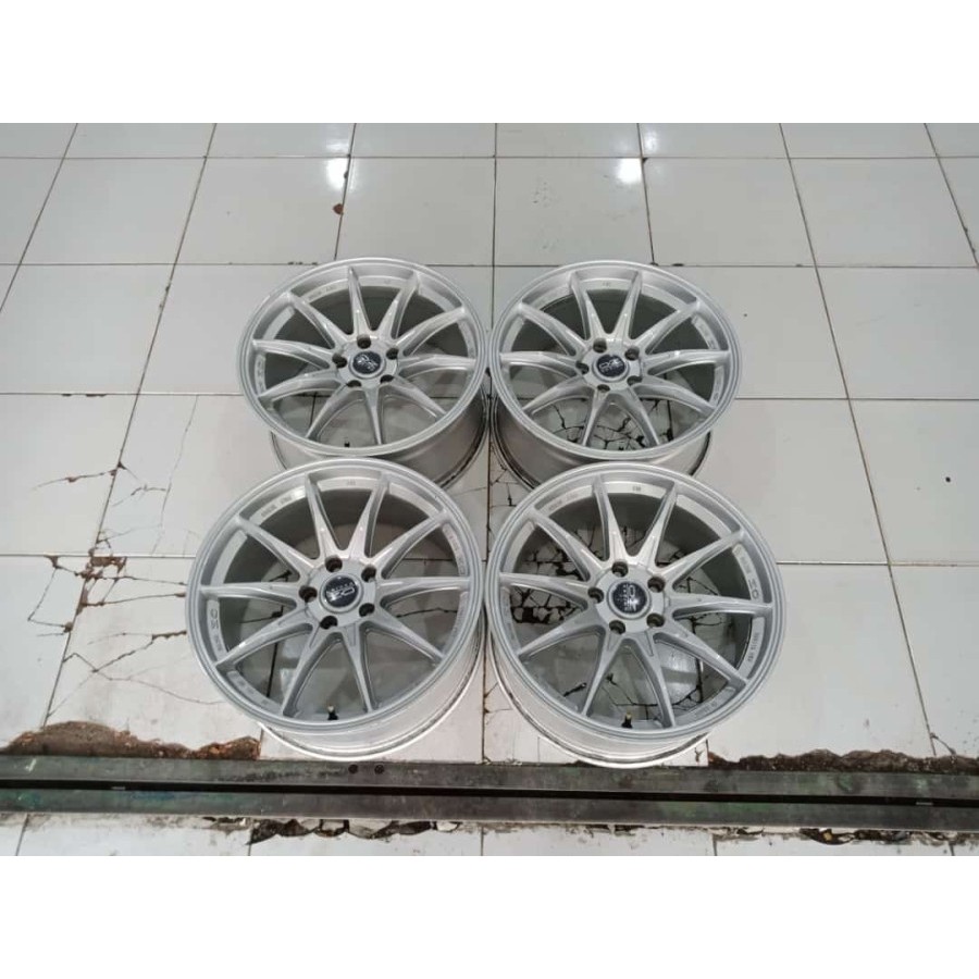 VELG MOBIL OZ RACING R18X8,5 PCD 5X114,3 ET35 INNOVA RUSH TERIOS JUKE OUTLANDER CAMRY ACCORD