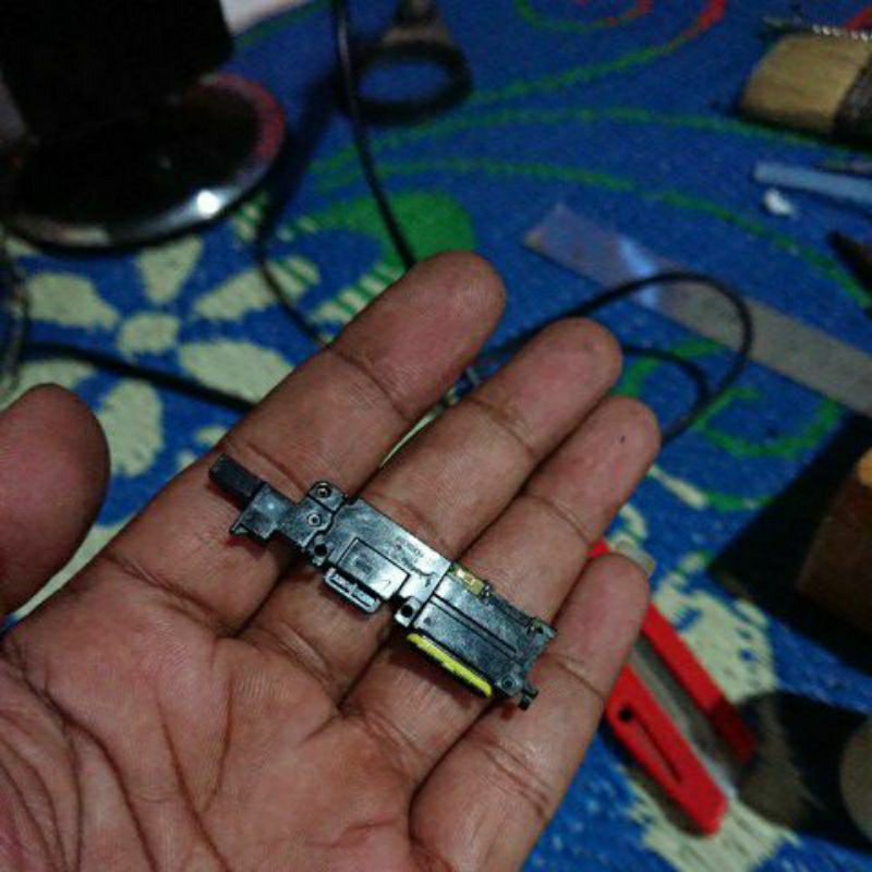 buzzer/speaker bawah Sony xz2c original copotan