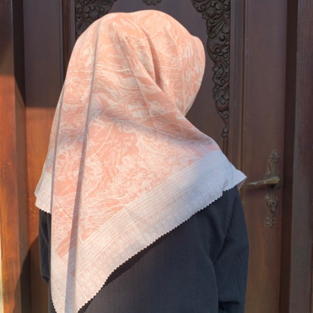 Jilbab Voal Motif Segiempat Premium Square Lasercut Pink