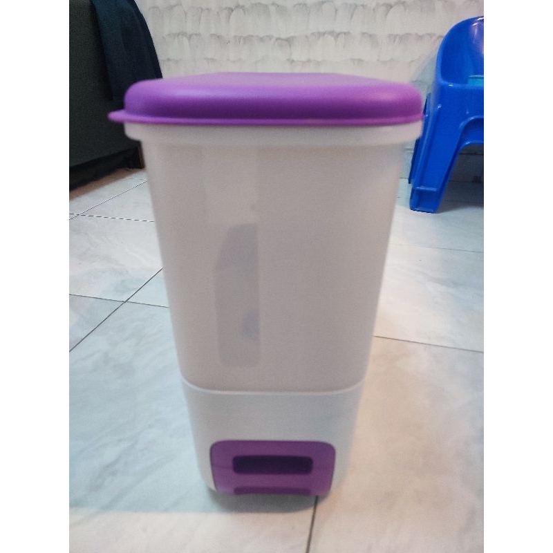 Tempat beras Tupperware preloved second 10 kg