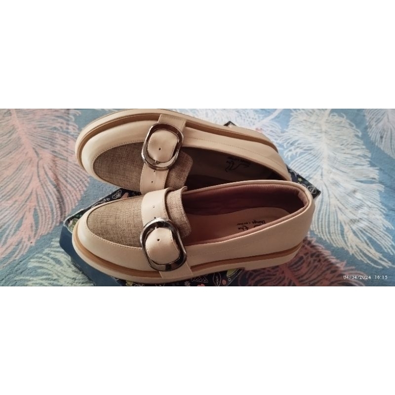Sandal Sepatu Casual  The things corner Lucille (preloved)