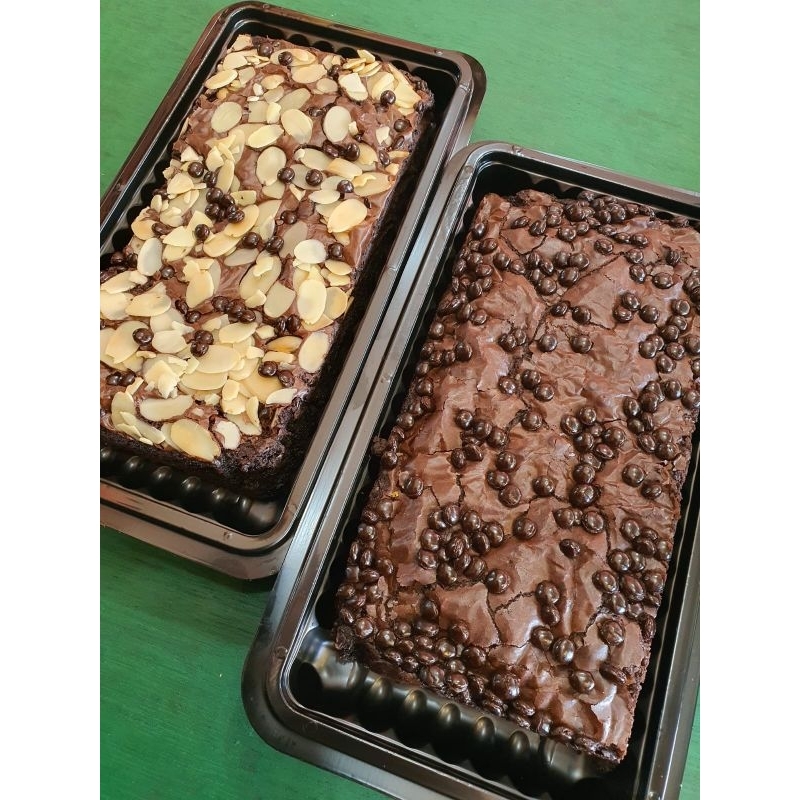 

BROWNIES PANGGANG UK 10×20cm. HOMEMADE.FUDGY BROWNIE UK 20×10cm.BROWNIES COKELAT LEGIT.SHINNY CRUST BROWNIES