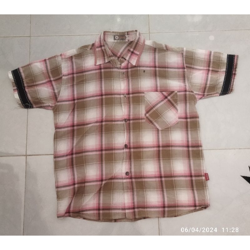 Prelove Kemeja Kotak-kotak CAESAR