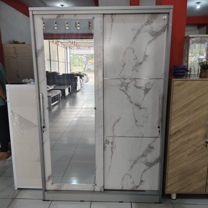 lemari pakaian sliding / lemari sliding / lemari baju sliding / lemari pakaian pintu geser / lemari 