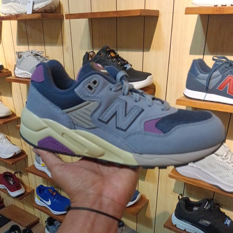 sepatu original BNIB obralan mall sport station