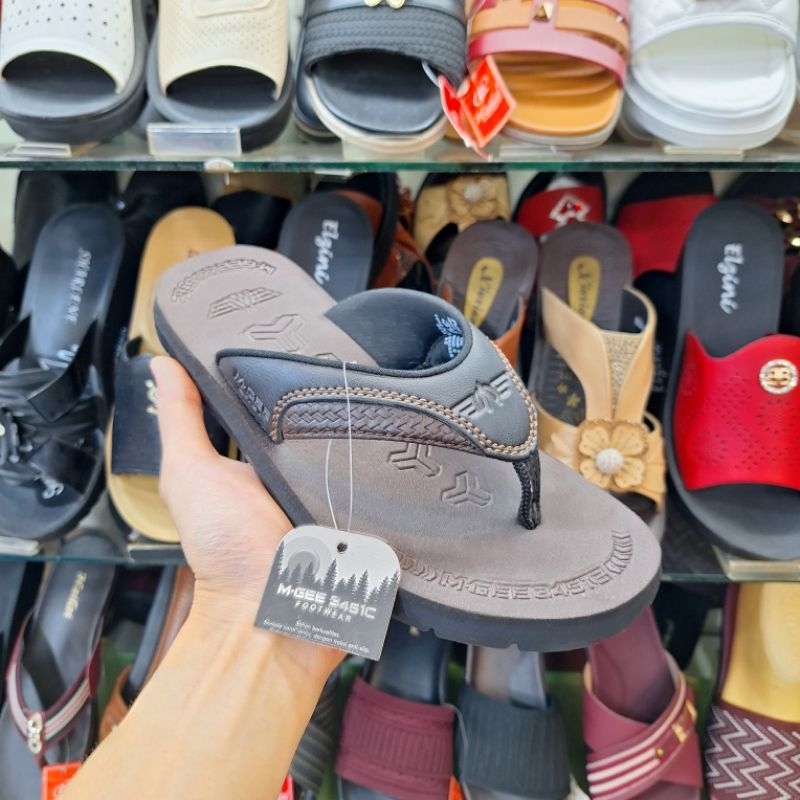 Sandal Jepit Pria Mgee Kulit Lentur dan Nyaman kaki