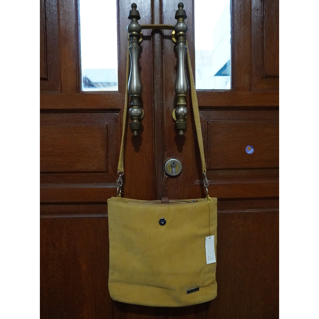 [PrelovedDet] Genova Suede Sling Bag
