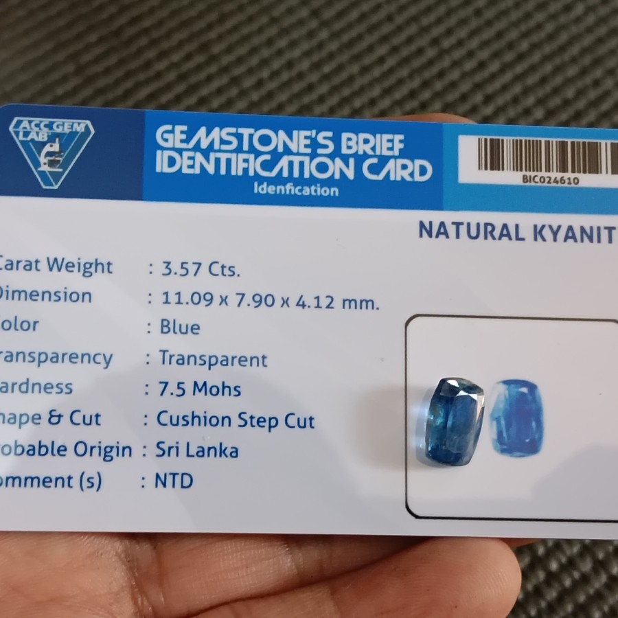 stone kyanite natural cutting custom memo