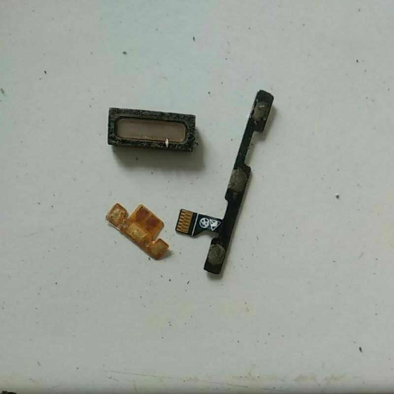 Switch On Off, fleksible dan speaker kecil Bekas Blackberry Aurora