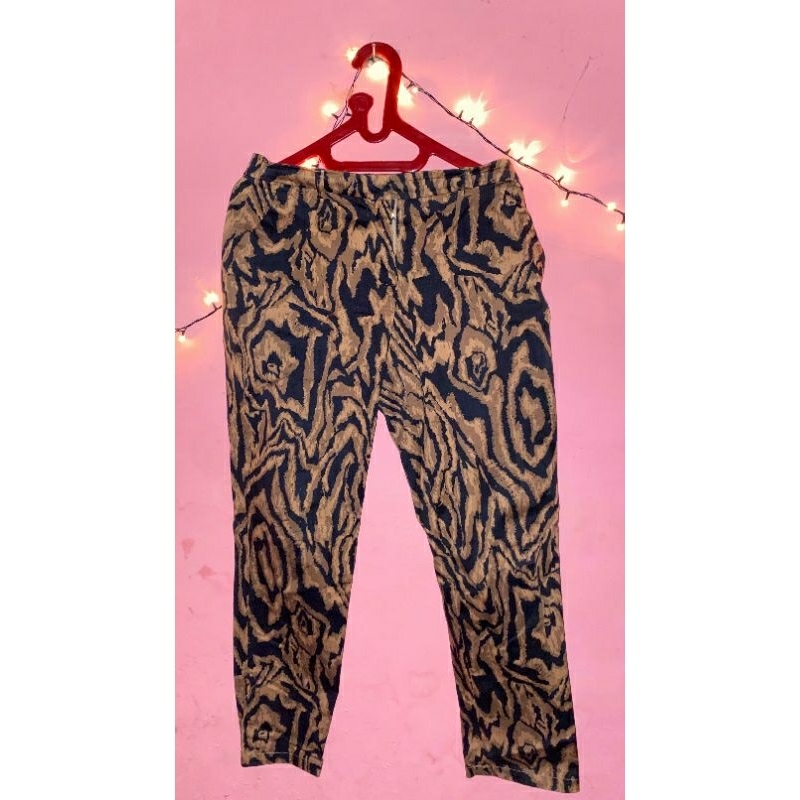 celana pencil motif abstrak