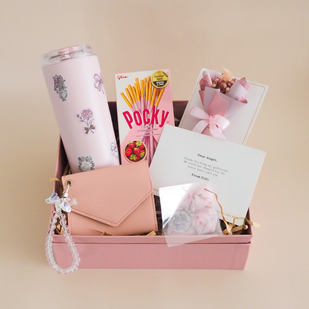 

Gift Inside - Pinky Box - Kado Cewek Kado Couple Hadiah Hampers Ulang Tahun Anniversary Wisuda Pacar Nikahan