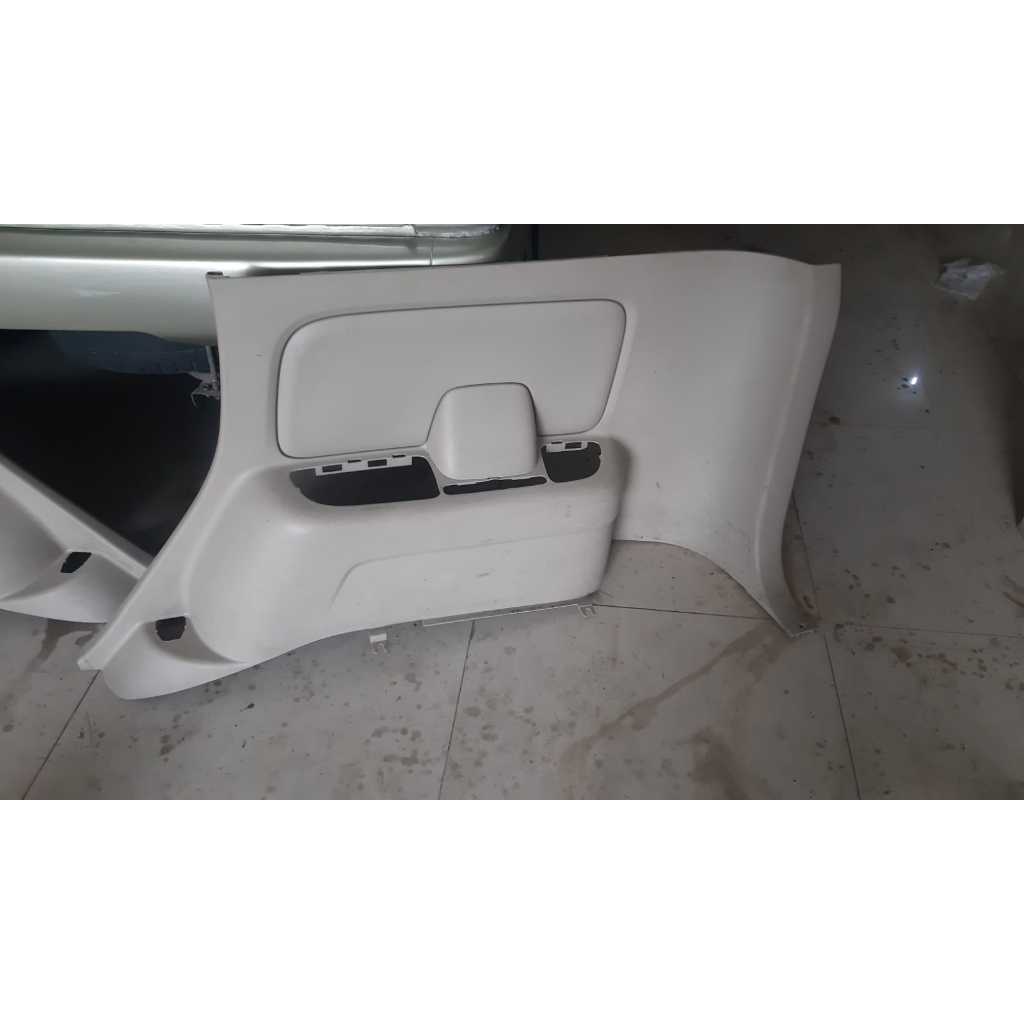 Doortrim Baris Ketiga Avanza Xenia vvti(Paling belakang)