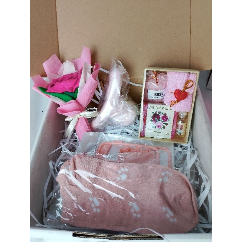 

GiftBox/Hampers/Hadiah/cewek/FreeKartuUcapan