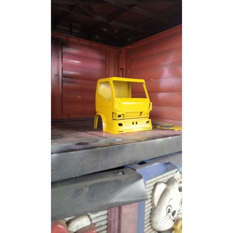 kabin miniatur truk canter skala 1:12 full bemper