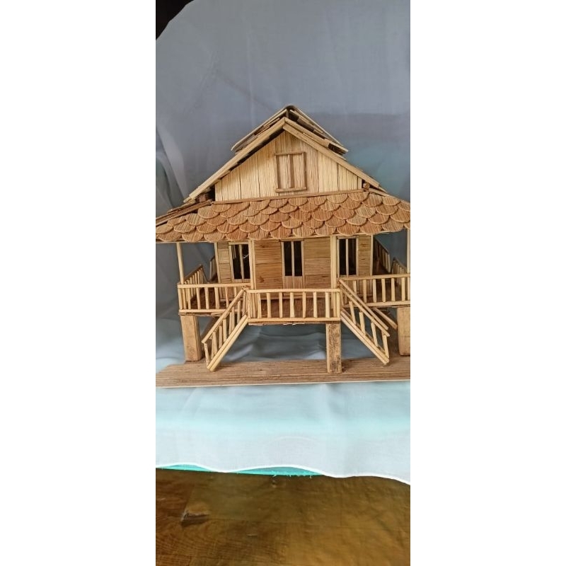 Miniatur Rumah Adat Poboide Limboto Gorontalo dari Bambu