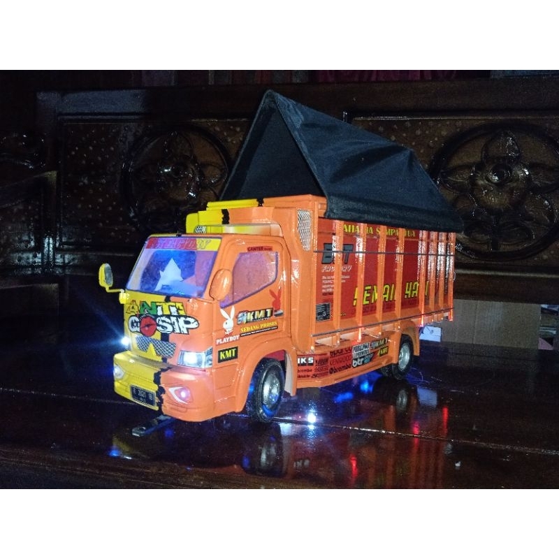 miniatur truk oleng canter anti gosip full lampu Leed dan terpal