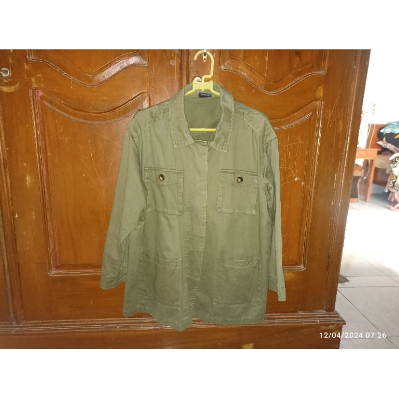 jaket preloved this is april