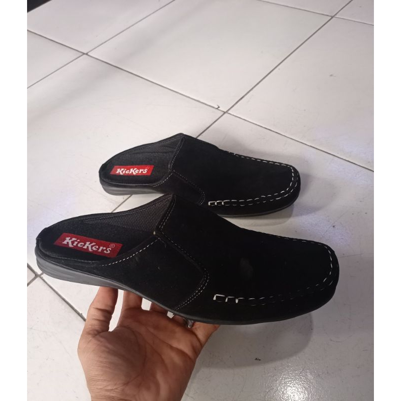 sepatu sendal pria-bahan suede.model sulam
