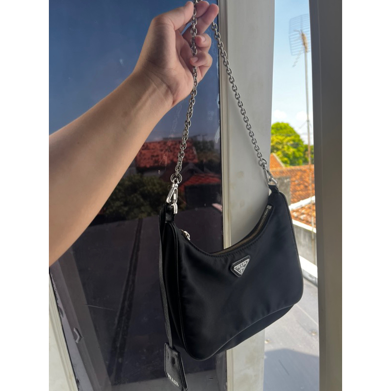 preloved prada shoulder bag