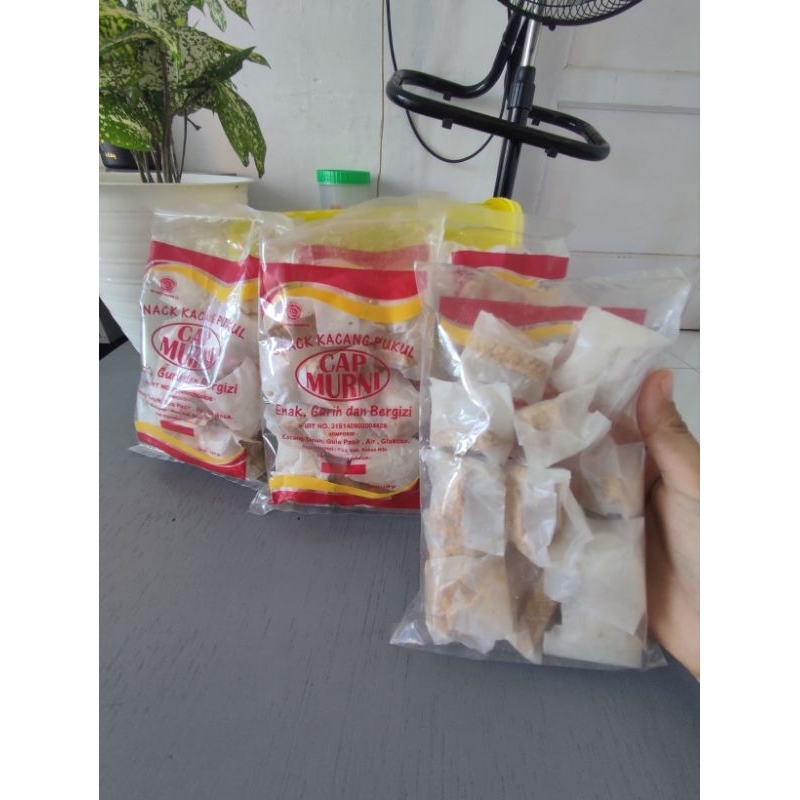 

kacang pukul hot