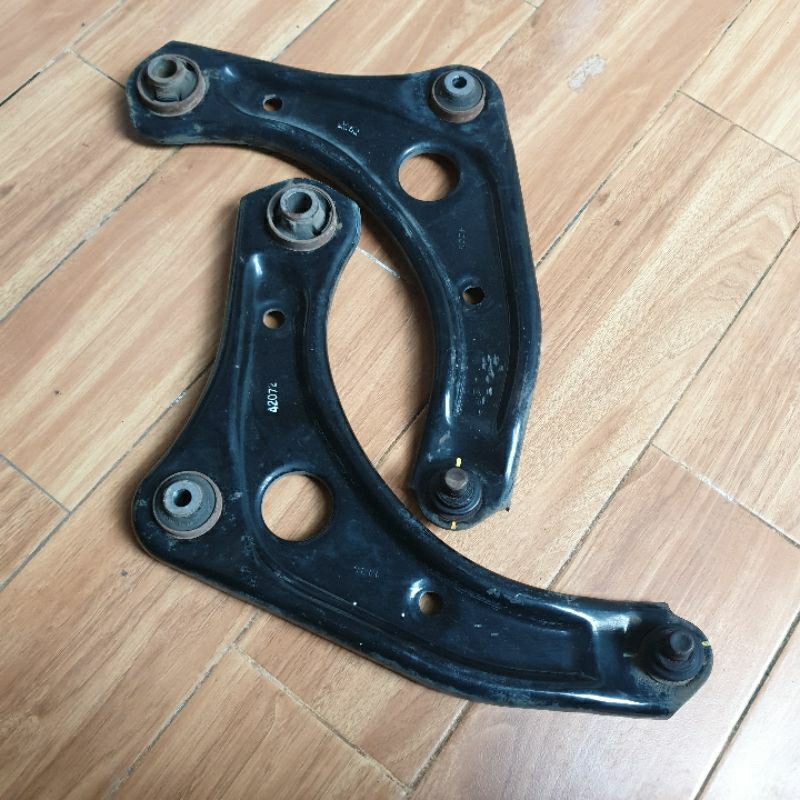 LOWER ARM NISSAN MARCH KIRI KANAN