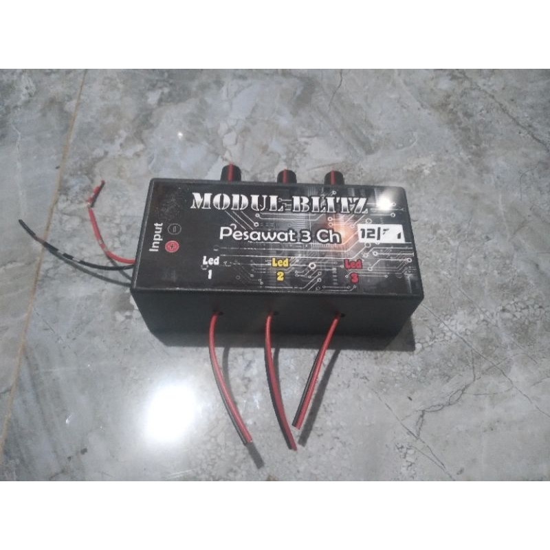 MODUL LAMPU BLITZ PESAWAT 3 CHANEL 12 VOLT & 24 VOLT