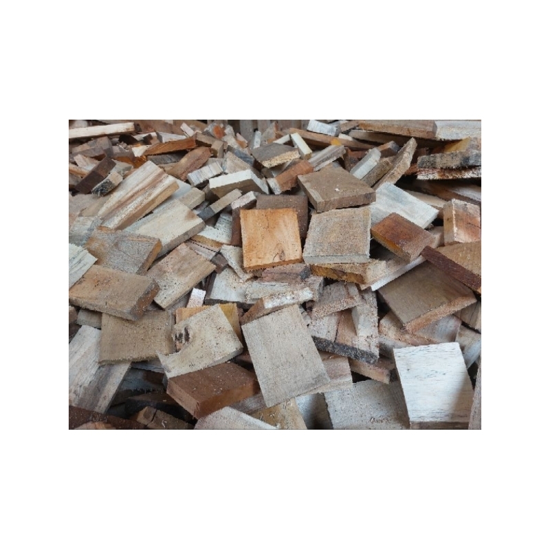 Kayu Potong Sengon Bekas Pallet ( POTONGAN KOTAK KECIL)
