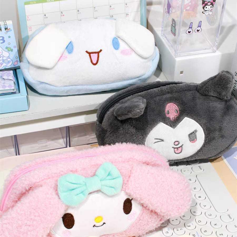 

TEMPAT PENSIL BULU TELINGA SANRIO