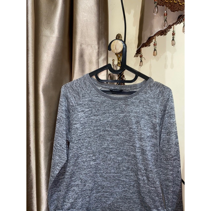 the executive grey long sleeve - baju / kaos lengan panjang / sweater warna abu abu (preloved)