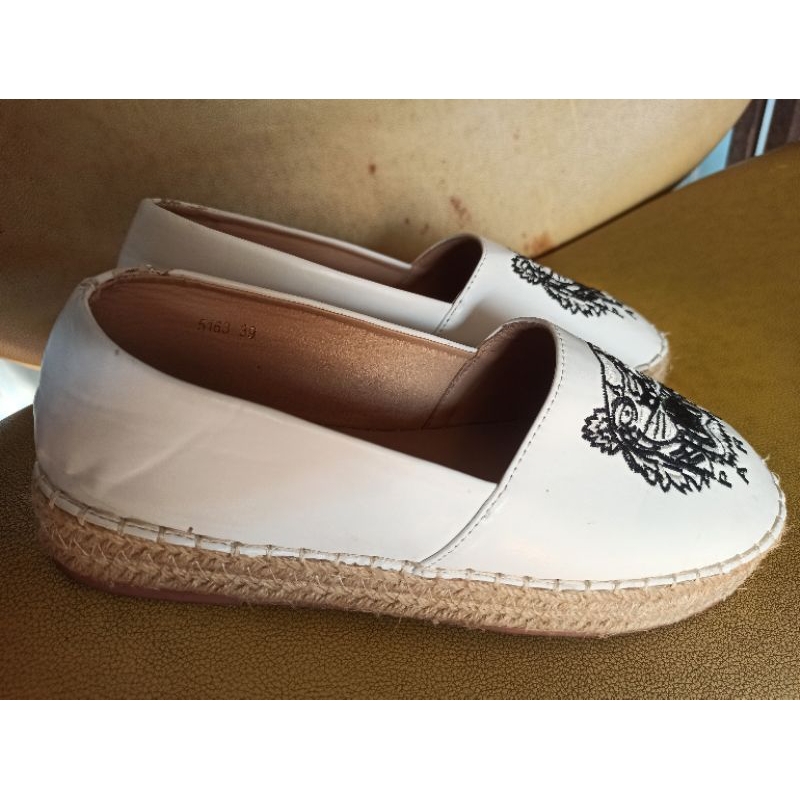 Sepatu wanita KENZO preloved