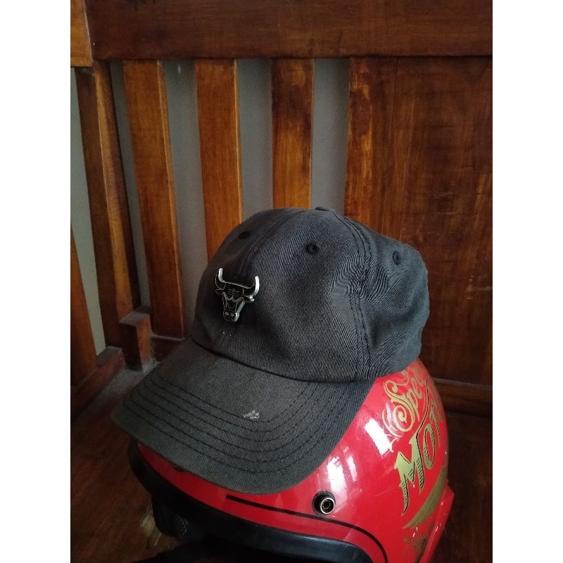 Topi Chicago Bulls logo besi