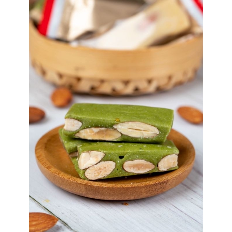 

Hampers Nougat 1 Toples 180 Gram Matcha & Almond Premium Quality - Permen Milk Nougat Susu Kue Nougat