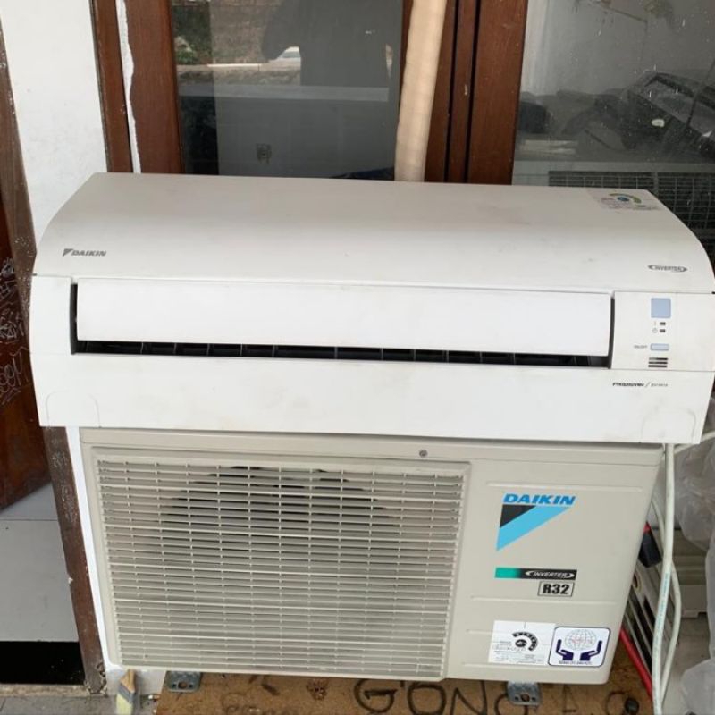 AC DAIKIN THAILAND INVERTER 1/2 PK ORIGINAL