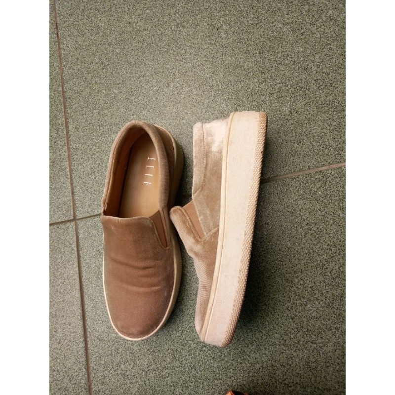 Preloved Sepatu Elle