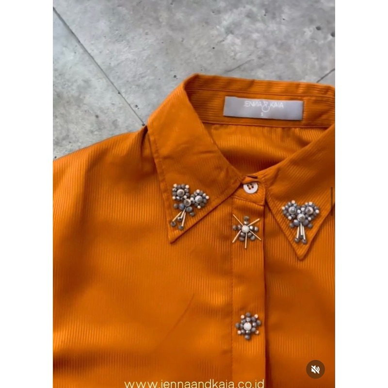 jenna and kaia efra top preloved size XL terawat warna masih terang dan jarang dipakai