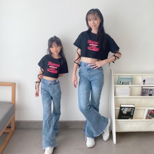 RESTOCK (DIJUAL TERPISAH )Lea Tied up T-shirt & Yorin flare cutbray jeans. jins dan kaos hitam anak 