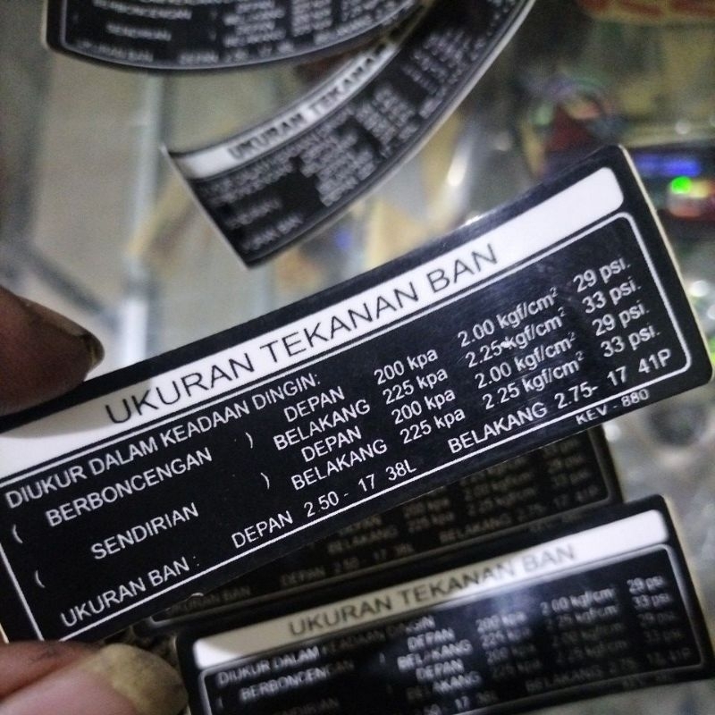 Stiker Ukuran Tekanan Ban | Emblem Tekanan Ban |  Stiker Dasbor Tekanan Ban