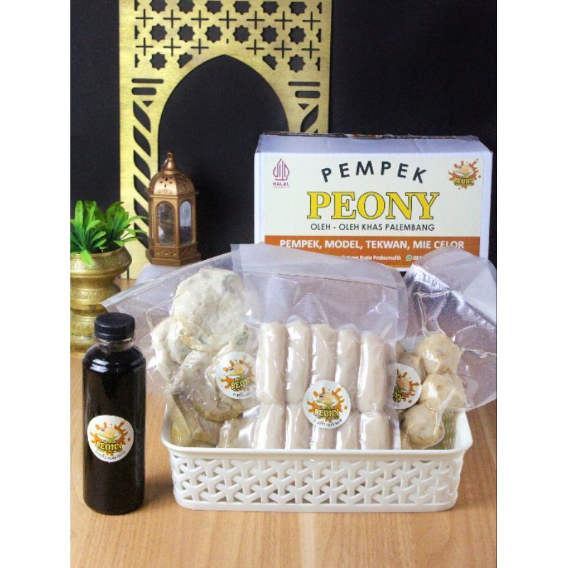 

Pempek peony / pempek vakum / pempek ikan tengiri / pempek telur / pempek adaan / pempek kulit / pempek keriting / pempek lenjer