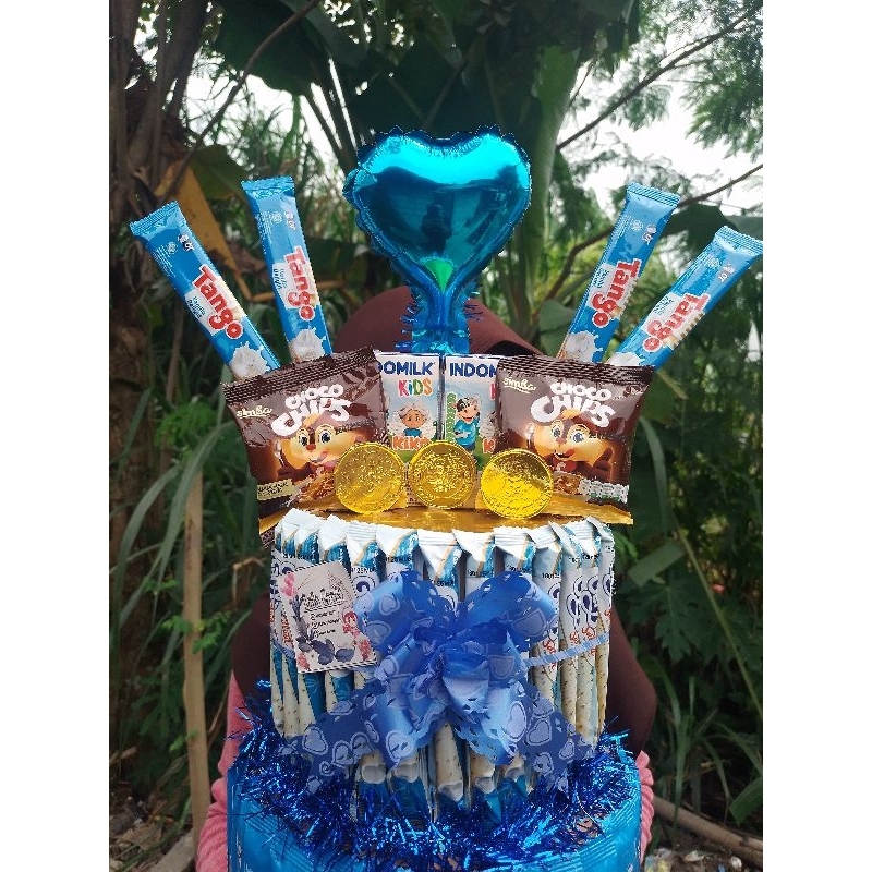 

Snack tower ulang tahun/ Snacktower bertingkat/ Snacktower balon foil/ Snack tower topper karakter/ Hadiah ulang tahun/ kado spesial