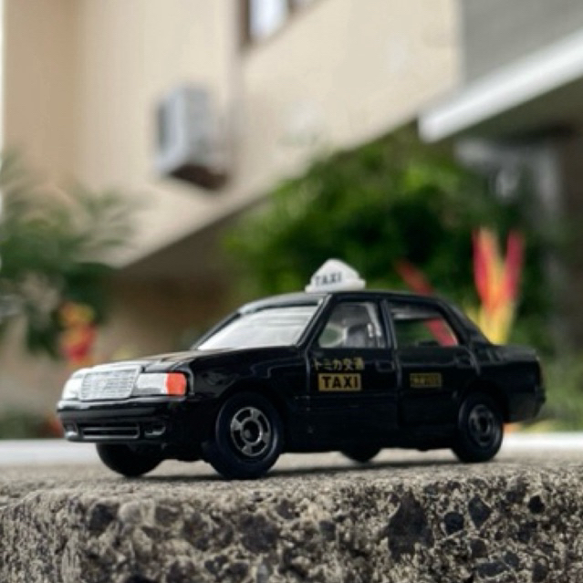 TOYOTA CROWN COMFORT TAXI DIECAST TOMICA