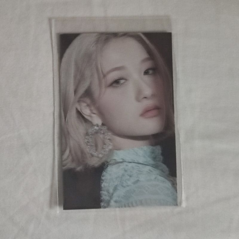 Minicard Seoyeon fromis_9 Before Midnight Guest
