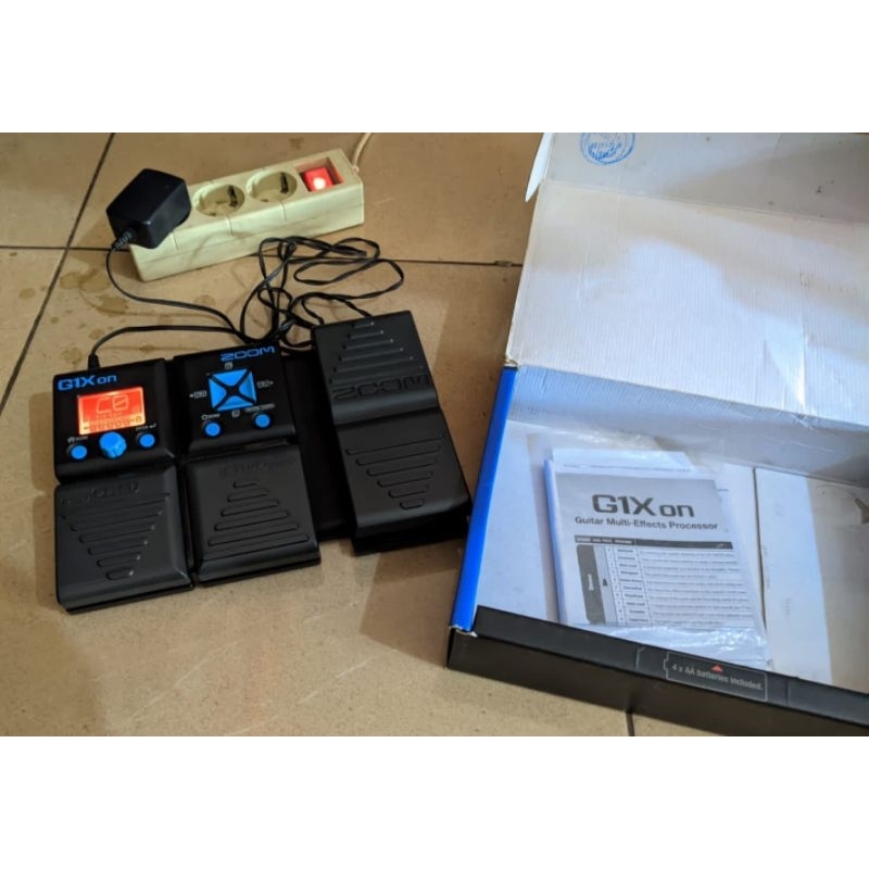 Efek gitar Zoom g1x on