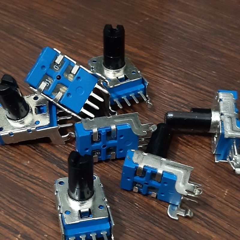 potensio 4 pin berdiri B10K