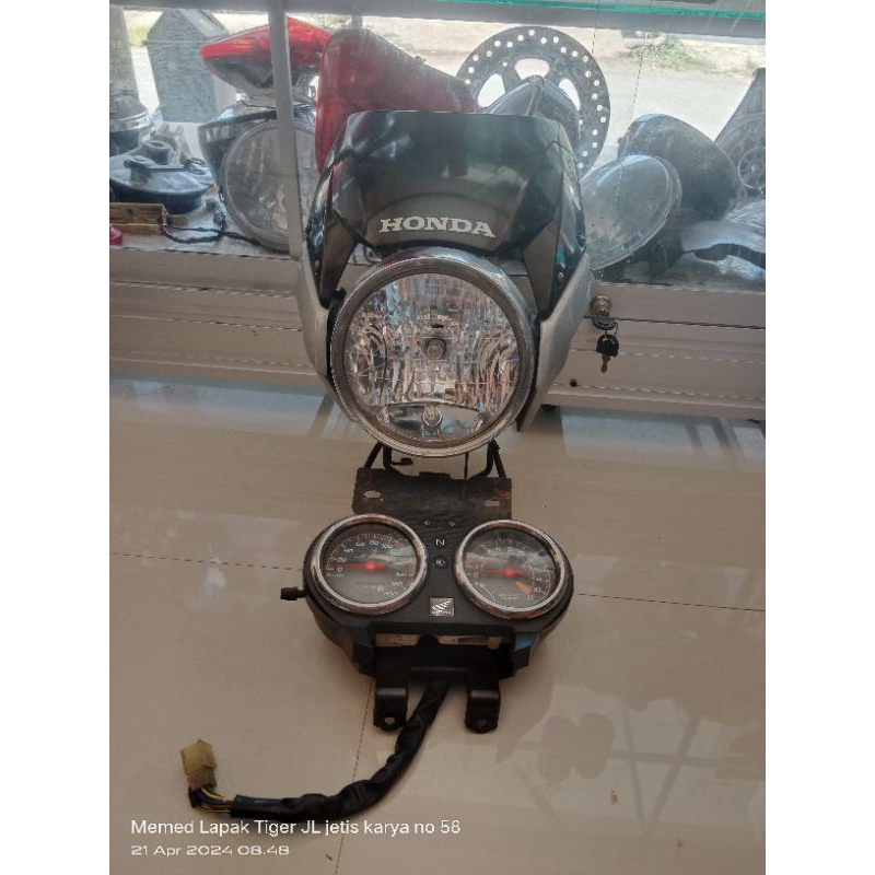 Headlamp depan lampu barong original copotan tiger revo  2013