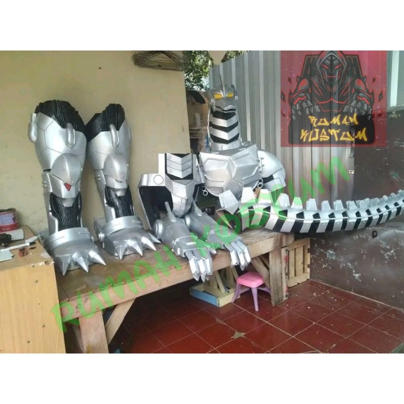 kostum mecha Godzilla