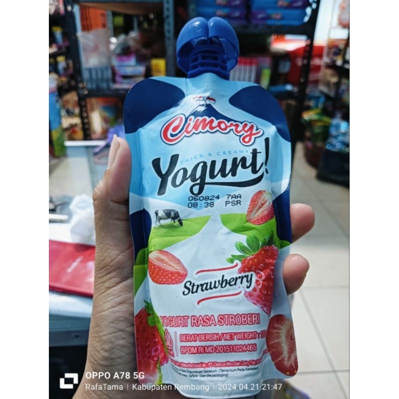 

Cimory squesh stroberi